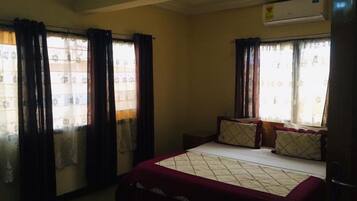 1 bedroom, iron/ironing board, internet