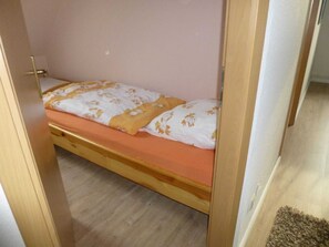 2 chambres, lit parapluie, Wi-Fi, draps fournis