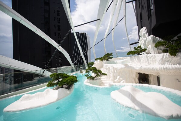 Bain à remous extérieur