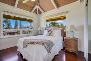 4 bedrooms, iron/ironing board, Internet, bed sheets