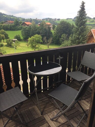 FeWo Alpenveilchen im Oberallgäu mit Pool, Sauna und tollem Ausblick vom Balkon