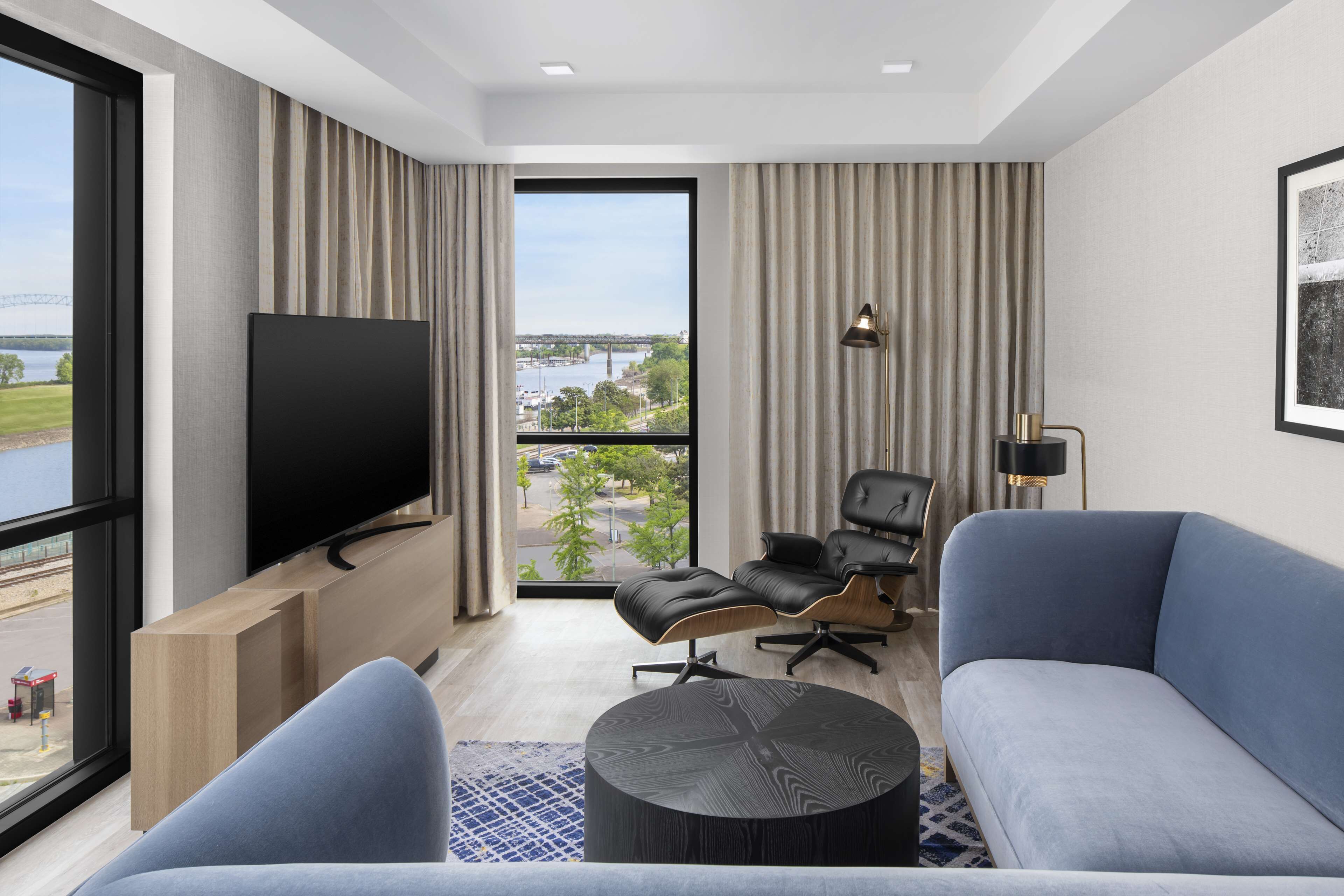 suite (big river) | 1 bedroom, minibar, in-room safe, desk