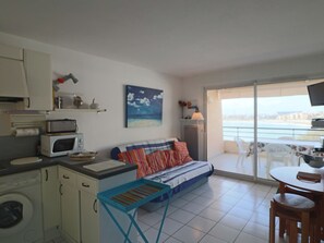 Fridge, microwave, dishwasher