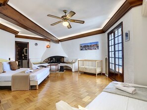 2 slaapkamers, een strijkplank/strijkijzer