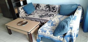 1 chambre, fer et planche Ă repasser, draps fournis