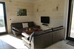 Fernseher, Stereoanlage