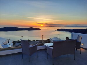 Deluxe Suite, Hot Tub, Sea View | Balcony view - Vitsentzos Suites (Santorini)