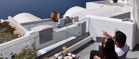 Deluxe Suite, Hot Tub, Sea View | Terrace/patio