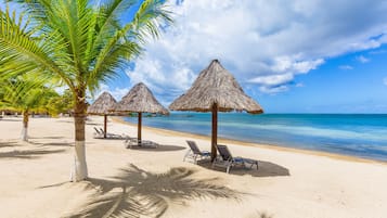 House, 4 Bedrooms | Beach