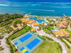 House, 4 Bedrooms | Pool