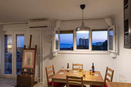 PAHA-PAHA condo near campus with lightning fast Wi-fi