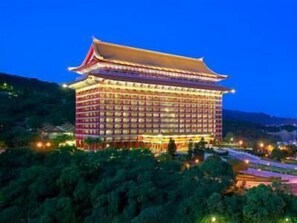 Exterior - The Grand Hotel (Taipei)