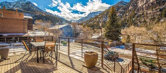 Beautifully Updated Loft in the Heart of Downtown Ouray