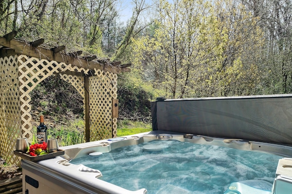 Bañera de hidromasaje al aire libre