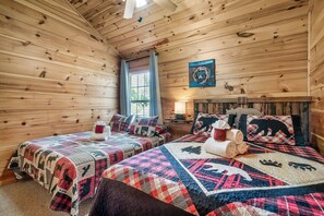 Basic Cabin | Extra beds - Fireflies and Moonshine (Gatlinburg)