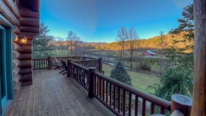 Terrace/patio - Legend- with a creek and 100 acres to enjoy in North Georgia (Ellijay)
