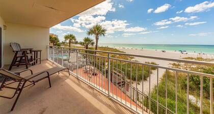Beachfront Condo Across from John's Pass -Madeira Norte- Gorgeous sunset views!