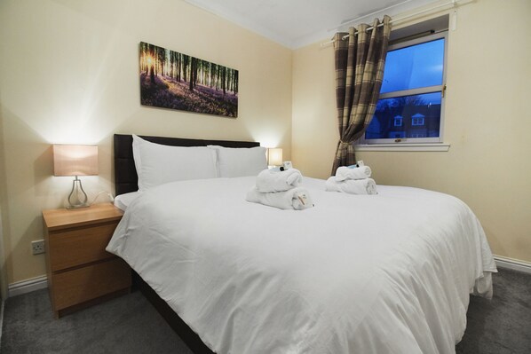 2 bedrooms, iron/ironing board, travel cot, free WiFi - Thistle Apartments - Albury Apartment (Aberdeen)
