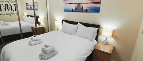 2 chambres, fer et planche à repasser, lit parapluie, Wi-Fi gratuit