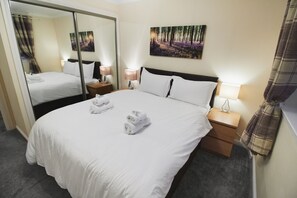 2 bedrooms, iron/ironing board, travel cot, free WiFi - Thistle Apartments - Albury Apartment (Aberdeen)