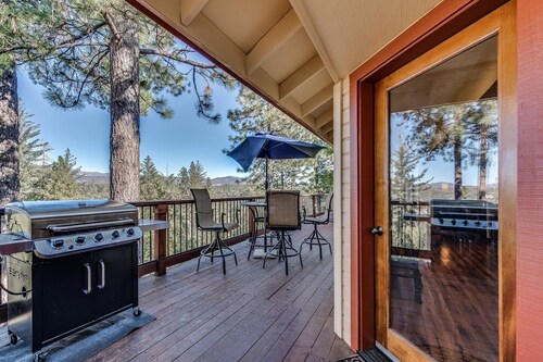 CASA YOSEMITE at Pine Mountain Lake Free Electric EV plug