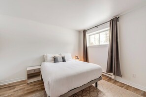 5 chambres, fer et planche à repasser, lit parapluie, Wi-Fi