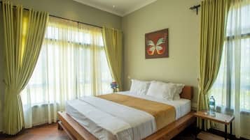 In-room safe, soundproofing, WiFi (free), bed sheets