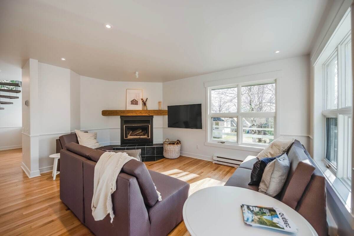 Téléviseur, foyer, chaîne audio