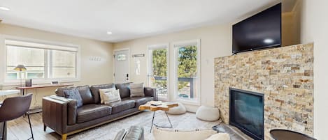 Televisión, chimenea, Netflix y servicios de streaming