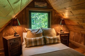 1 bedroom, bed sheets