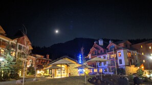 Exterior - Five Star Luxury Ski-In Ski-Out with Mountain Views (Brighton)