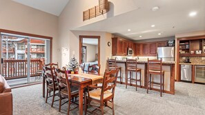 Fridge, microwave, oven, stovetop - Five Star Luxury Ski-In Ski-Out with Mountain Views (Brighton)