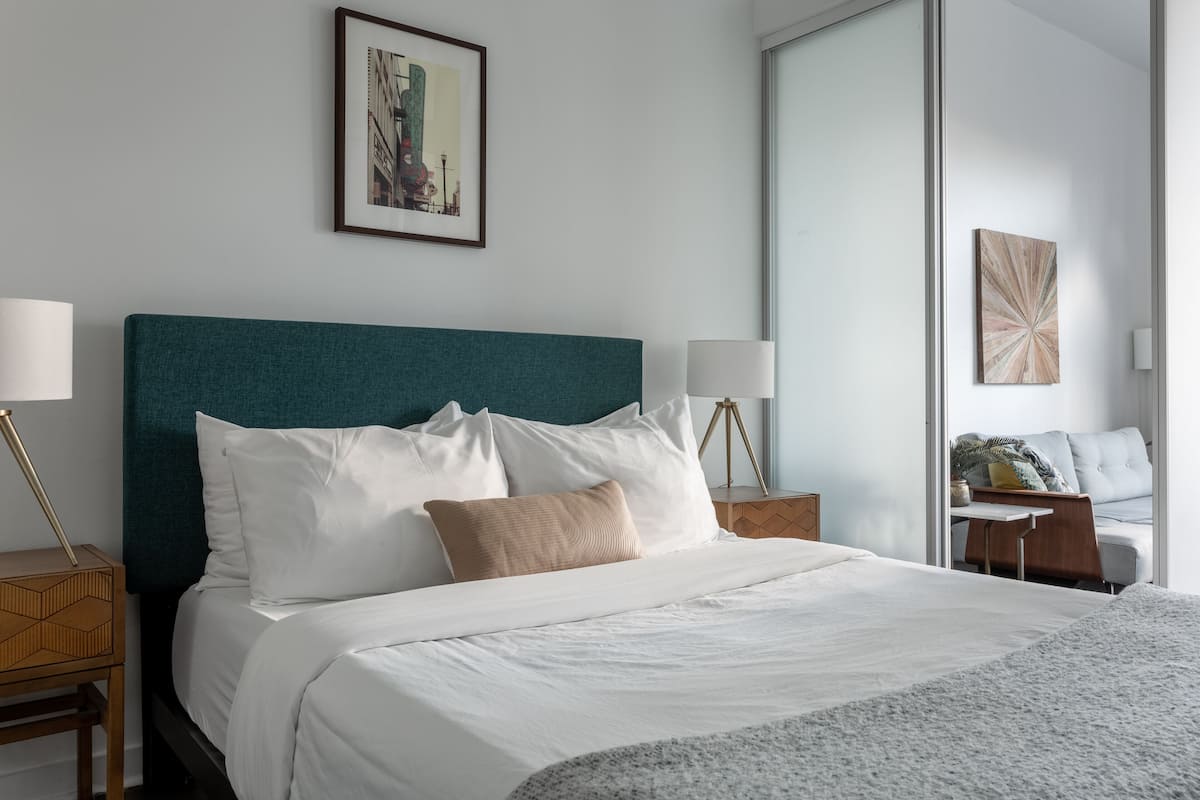 1 bedroom, Egyptian cotton sheets, premium bedding, Tempur-Pedic beds