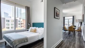Apartamento luxo, várias camas | 1 quarto, roupas de cama de algodão egípcio, roupas de cama premium