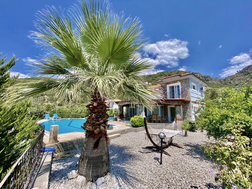 Atemberaubende Villa in perfektem Zustand, 100 m2 Pool und WiFi, für Familien