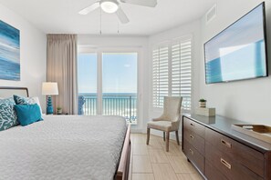 4 habitaciones, tabla de planchar con plancha y cuna de viaje 