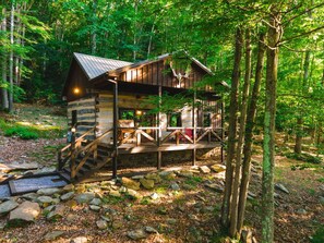Exterior - The Wilderness Lodge at Four Fillies Lodge w/ Hot Tub (Peterstown)