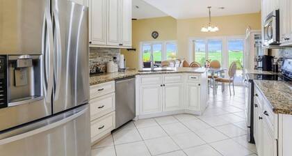 Luxurious home with stunning golf course views and private swimming pool & spa