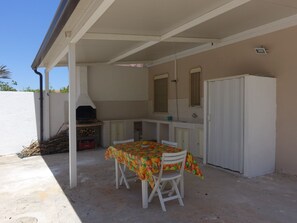 Outdoor dining - Villa Letizia (Granelli)
