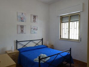 2 bedrooms, iron/ironing board, WiFi, wheelchair access