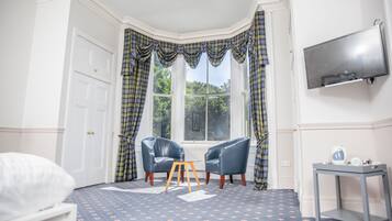 House | 13 bedrooms, iron/ironing board, free WiFi, bed sheets