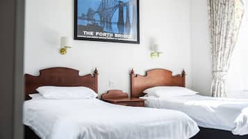 House | 13 bedrooms, iron/ironing board, free WiFi, bed sheets