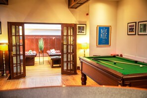 13 bedrooms, iron/ironing board, free WiFi, bed sheets - The Woodside Hotel, Aberdour. Exclusive Use (Burntisland)