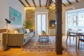 Smart TV, books, offices