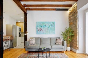 Smart TV, books, offices
