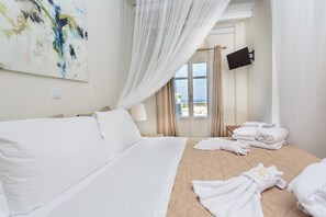 4 bedrooms, desk, iron/ironing board, travel cot