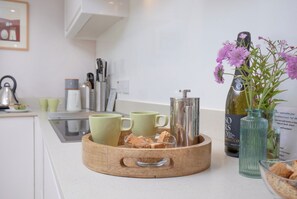Frigorífic, microones, forn i placa de cuina 