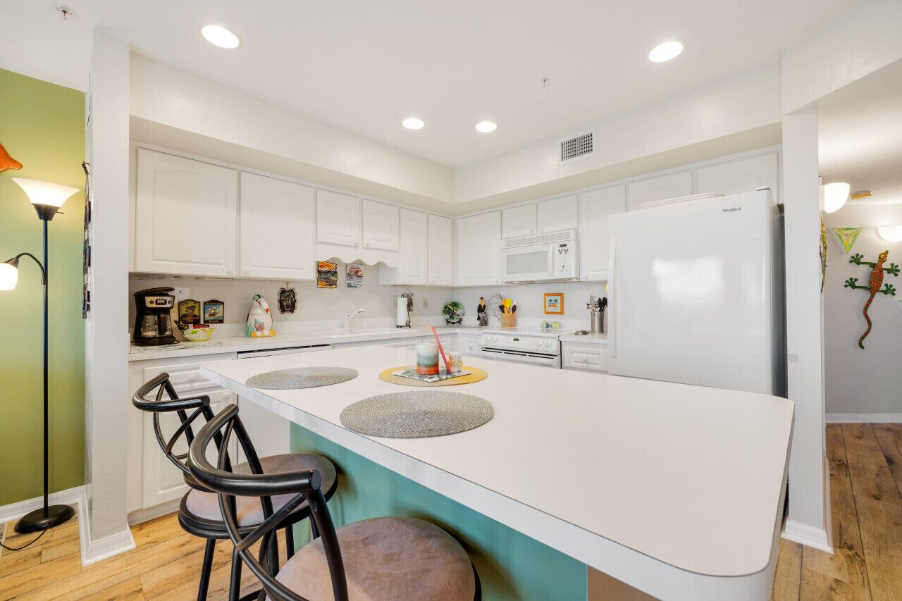 雪櫃、微波爐、焗爐、爐具