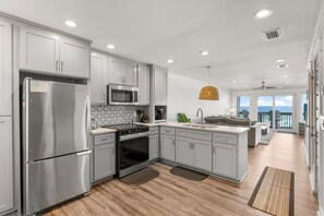 Fridge, microwave, coffee/tea maker, toaster - Dreamscape #30 at Ramsgate Harbour (Panama City Beach)