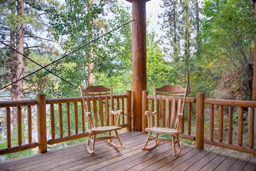 Liberty Lodge - Waterfront Home with Beds for 20